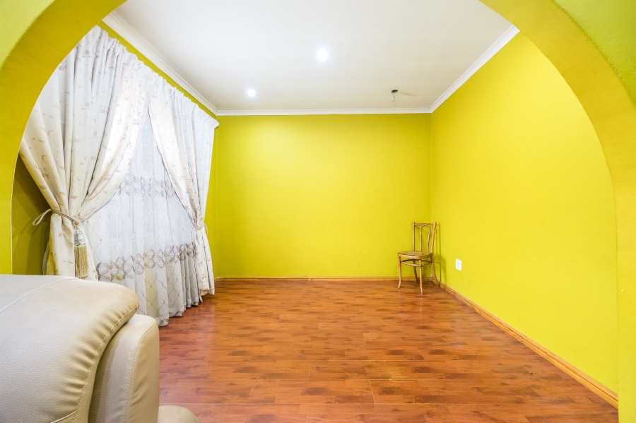 4 Bedroom Property for Sale in Devon Park Village Western Cape